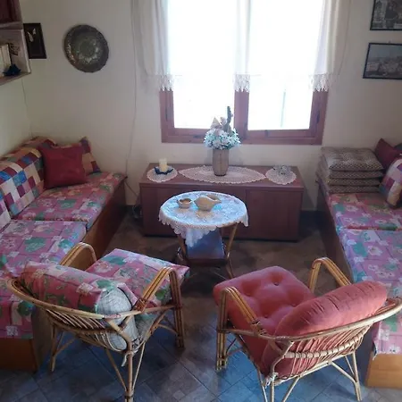 Ferienhaus α Lovely For A Summer Vacation